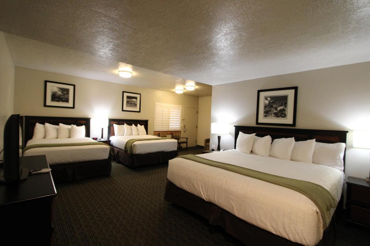 Dinosaur Inn & Suites Vernal Exterior photo